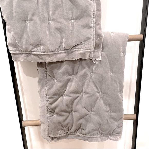 Pottery Barn Velvet Tufted
Quilted Euro 2/Shams  Dark Smoke Gray - Picture 6 of 12